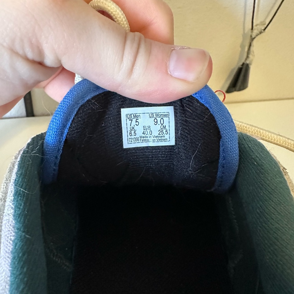 Women’s Size 9 Vans Unique Patterns And Colors - image 4